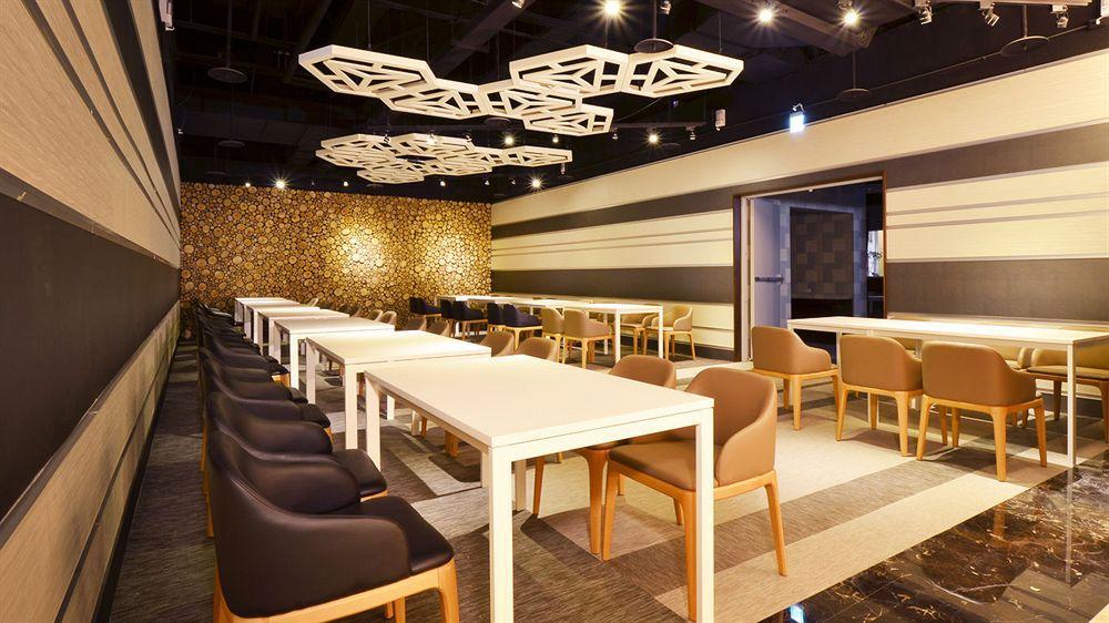 Airline Inn Green Park Way Taichung Luaran gambar