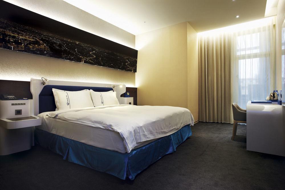 Airline Inn Green Park Way Taichung Luaran gambar