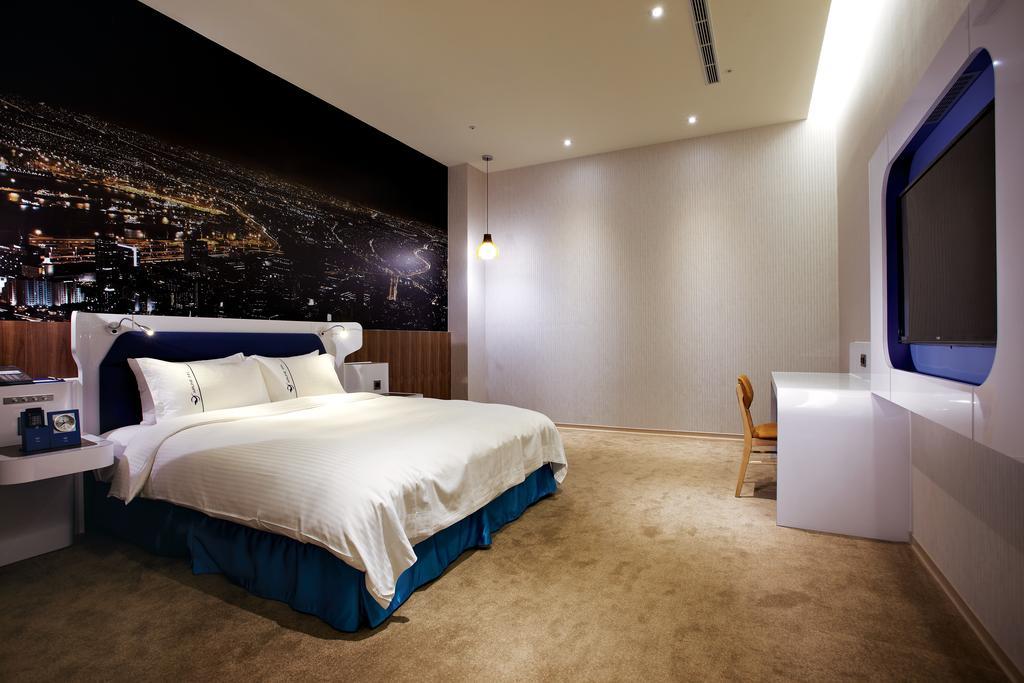 Airline Inn Green Park Way Taichung Luaran gambar
