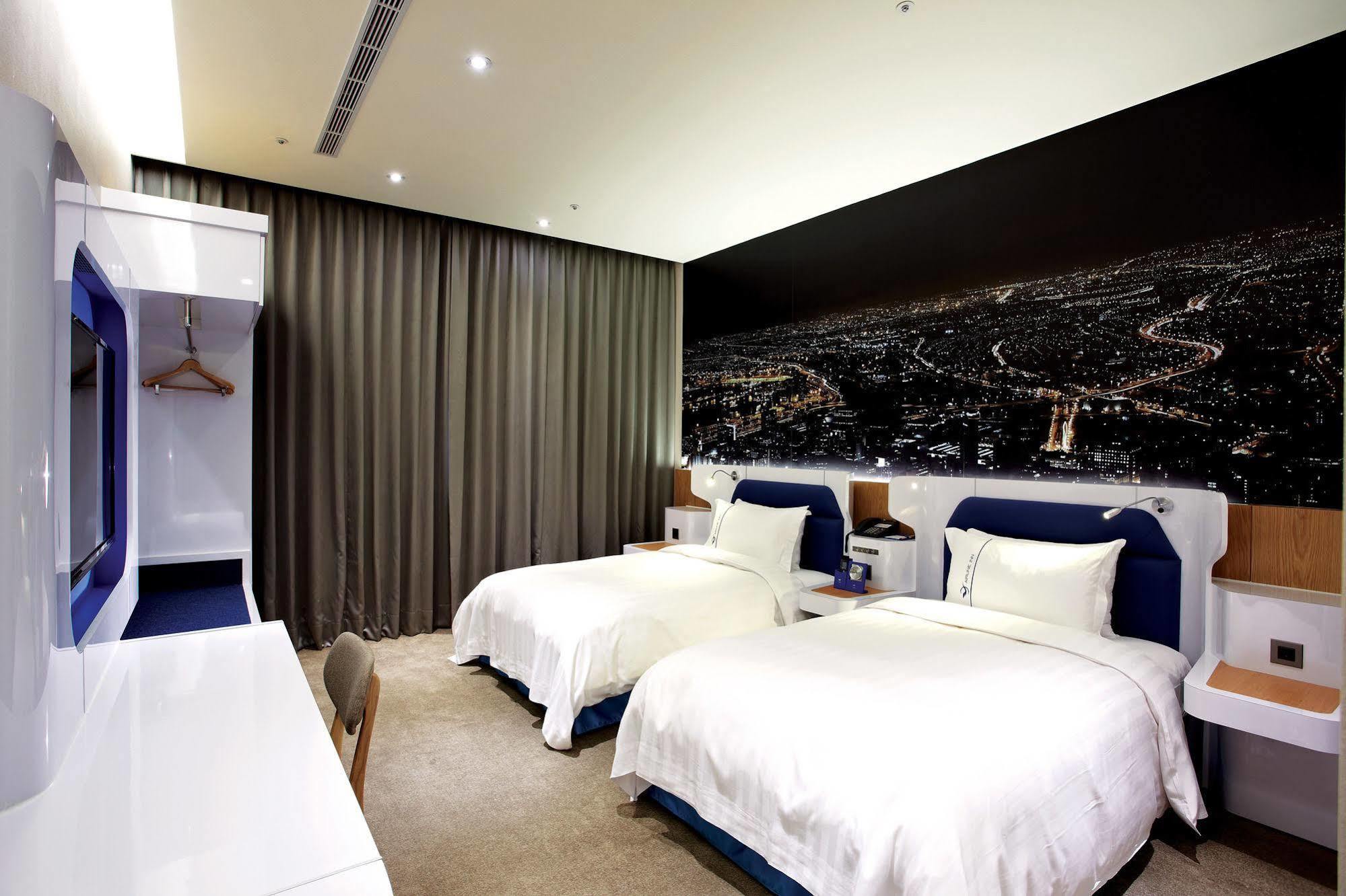 Airline Inn Green Park Way Taichung Luaran gambar
