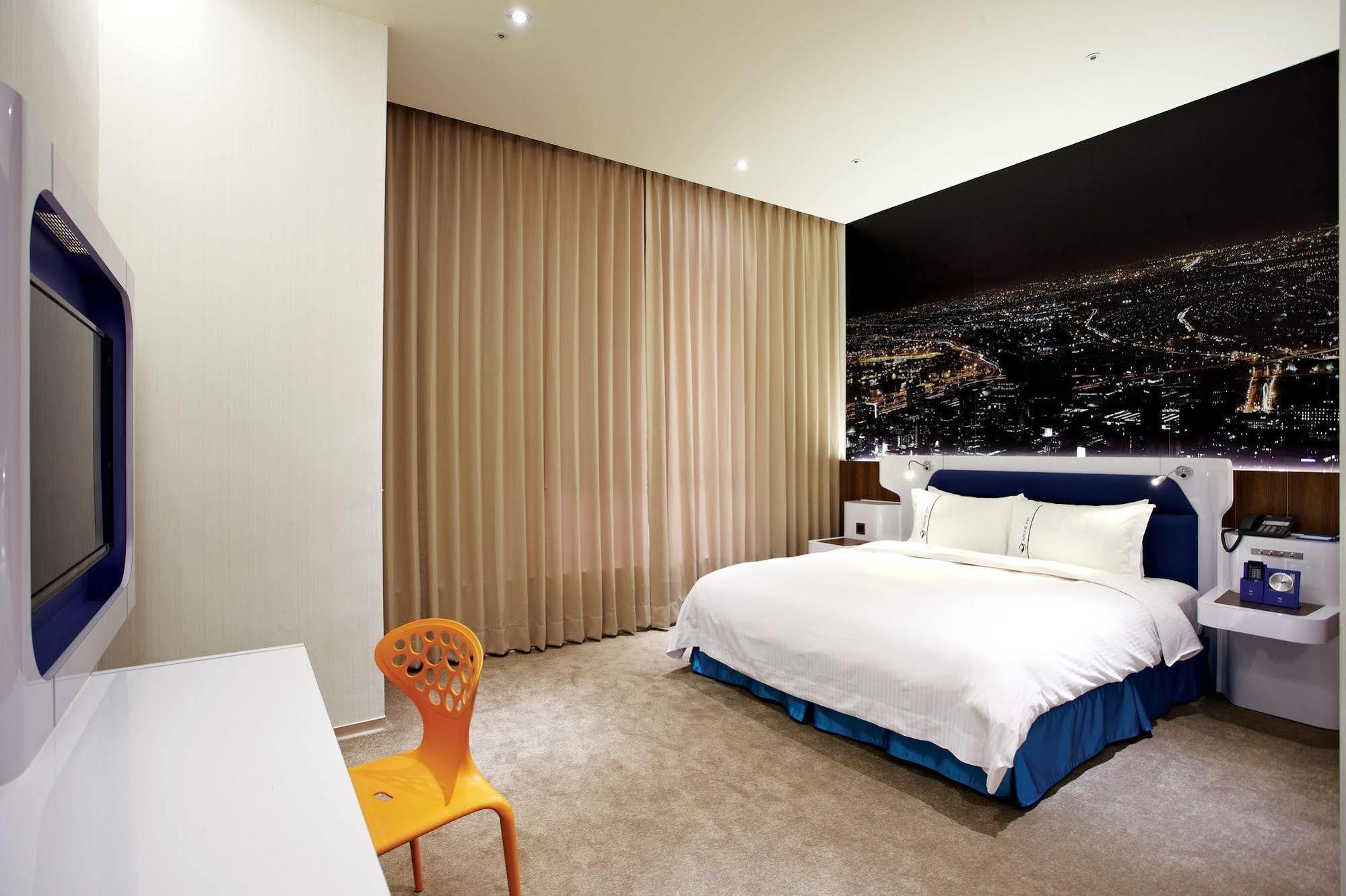 Airline Inn Green Park Way Taichung Luaran gambar